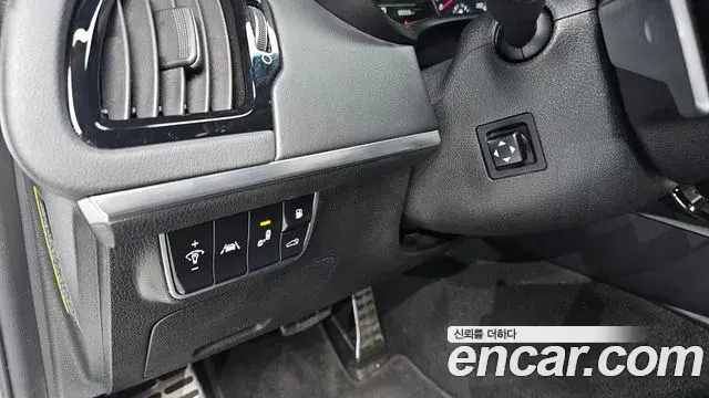 Kia Stinger 2020 — ფოტო 14/20