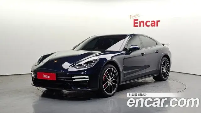 Porsche Panamera 2021 — Фото 1/20