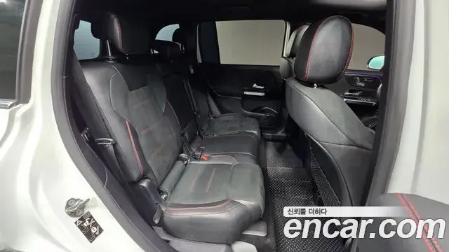 Mercedes-Benz GLB-Class 2020 — ფოტო 13/20