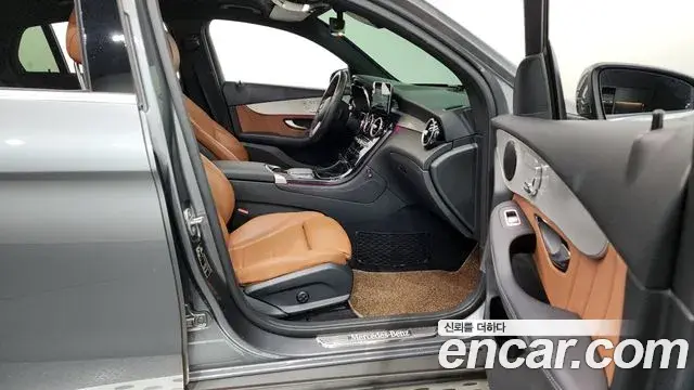 Mercedes-Benz GLC-Class 2020 — ფოტო 8/20