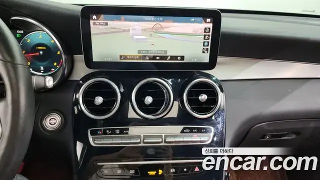 Mercedes-Benz GLC-Class 2020 — ფოტო 19/20