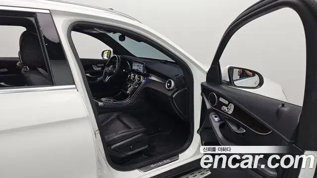 Mercedes-Benz GLC-Class 2020 — ფოტო 14/20