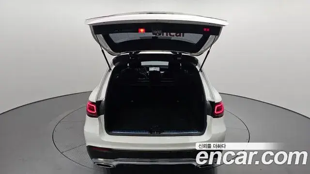 Mercedes-Benz GLC-Class 2020 — ფოტო 8/20