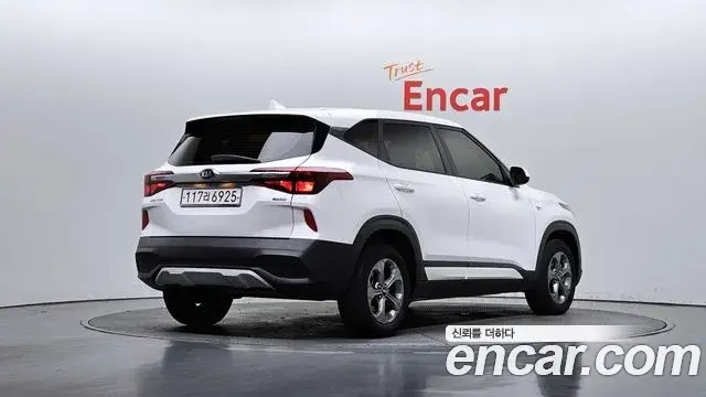 Kia Seltos 2020 — ფოტო 3/20