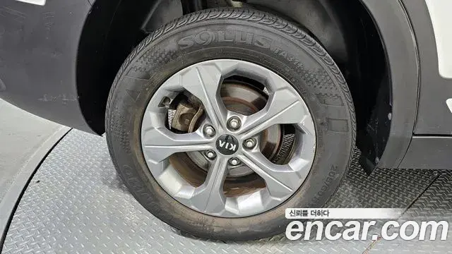 Kia Seltos 2020 — ფოტო 12/20