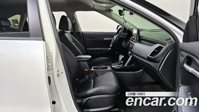 Kia Seltos 2020 — ფოტო 2/20