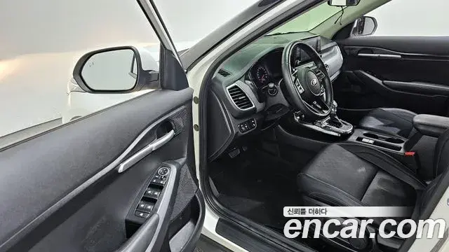 Kia Seltos 2020 — ფოტო 17/20