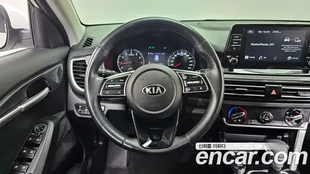 Kia Seltos 2020 — ფოტო 11/20