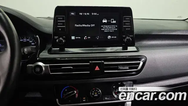 Kia Seltos 2020 — ფოტო 15/20
