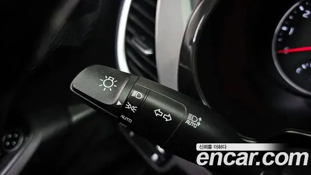 Kia Seltos 2020 — ფოტო 13/20