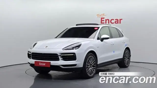 Porsche Cayenne 2020 — Фото 1/20