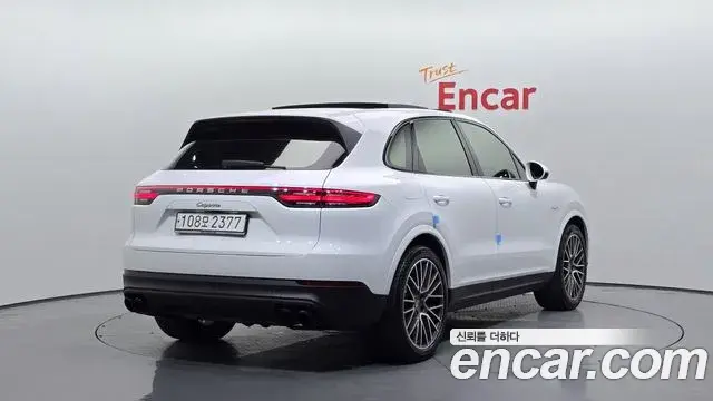 Porsche Cayenne 2020 — Фото 2/20