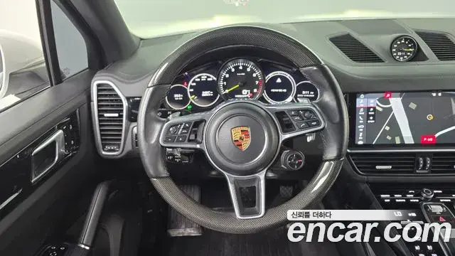 Porsche Cayenne 2020 — Фото 13/20