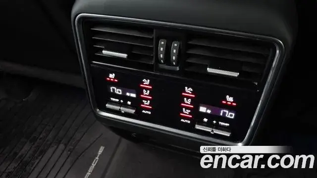 Porsche Cayenne 2020 — Фото 18/20