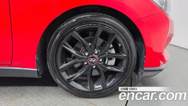 Hyundai Veloster 2018 — Photo 6/20