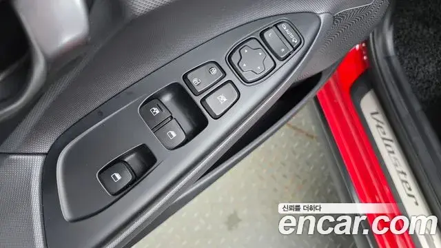 Hyundai Veloster 2018 — Photo 12/20