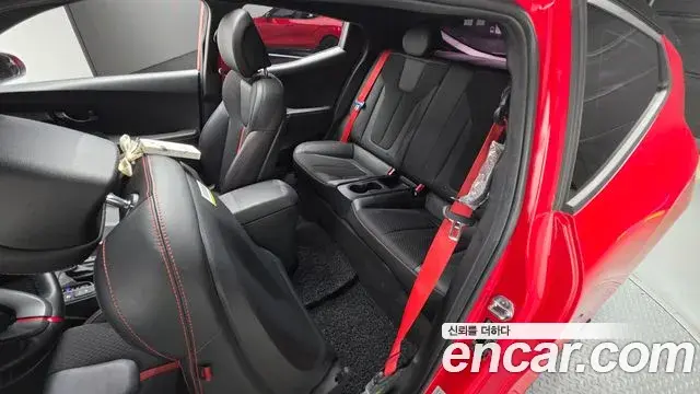 Hyundai Veloster 2018 — Photo 18/20