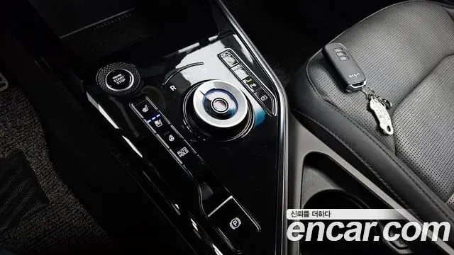 Kia Niro 2023 — Şəkil 18/20