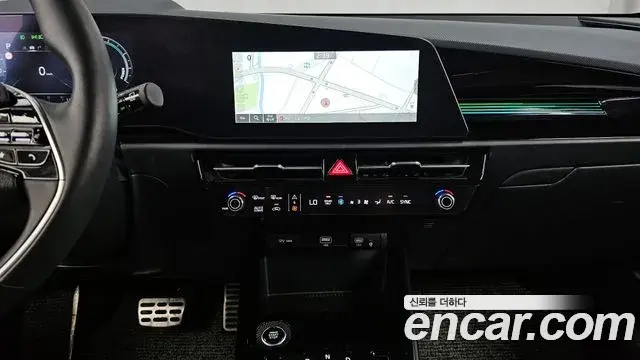 Kia Niro 2023 — Şəkil 10/20