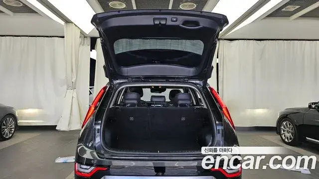 Kia Niro 2023 — Şəkil 16/20