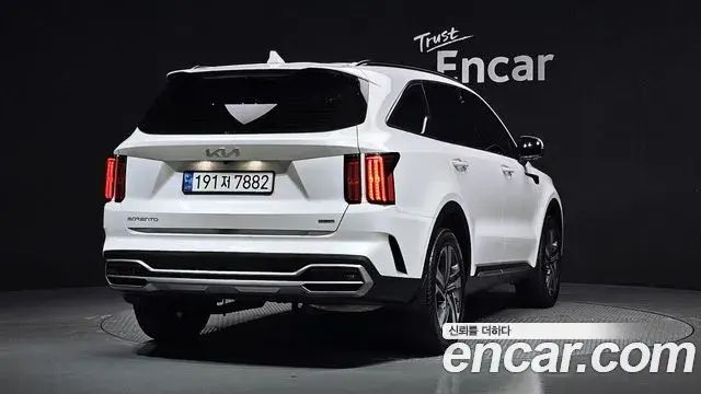 Kia Sorento 2023 — Photo 13/20