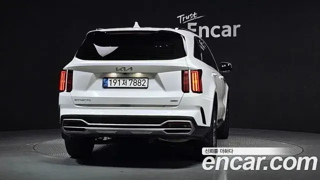 Kia Sorento 2023 — Photo 15/20