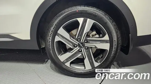 Kia Sorento 2023 — Photo 18/20