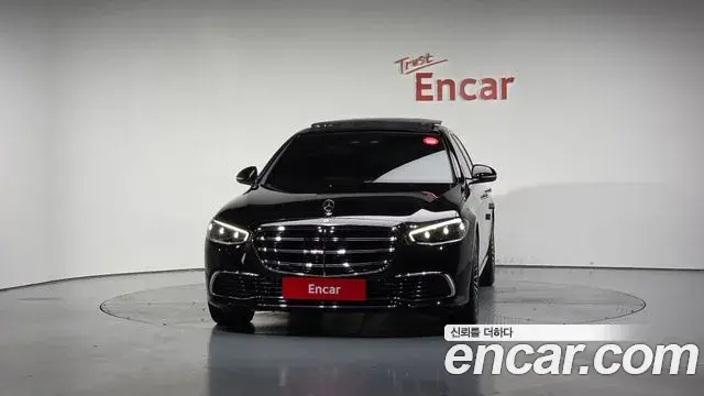 Mercedes-Benz S-Class 2024 — Photo 15/20