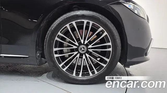 Mercedes-Benz S-Class 2024 — Photo 6/20