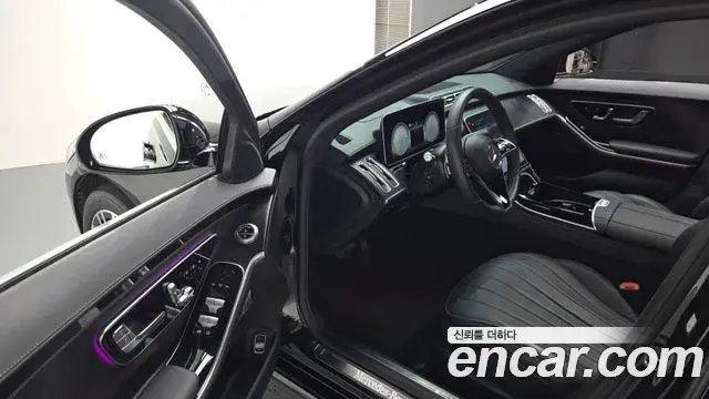 Mercedes-Benz S-Class 2024 — Photo 11/20
