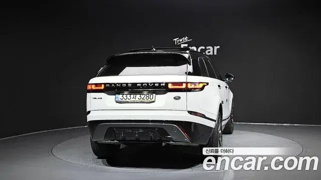Land Rover Range Rover Velar 2023 — Фото 4/20