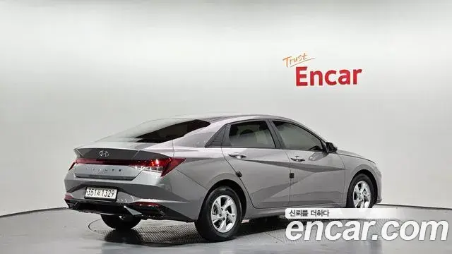 Hyundai The New Avante Hybrid 2021 — Photo 5/20