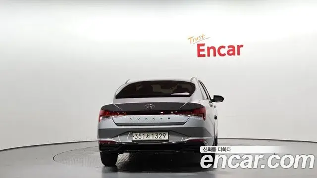 Hyundai The New Avante Hybrid 2021 — Photo 6/20