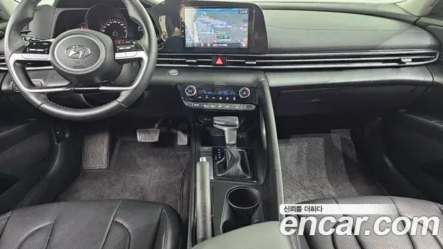 Hyundai The New Avante Hybrid 2021 — Photo 9/20