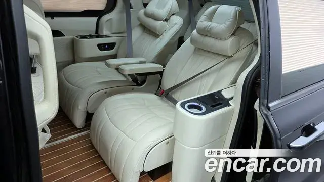 Kia Carnival 2021 — Фото 12/20
