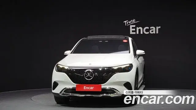 Mercedes-Benz EQE SUV 2023 — Photo 15/20