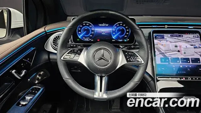 Mercedes-Benz EQE SUV 2023 — Photo 9/20