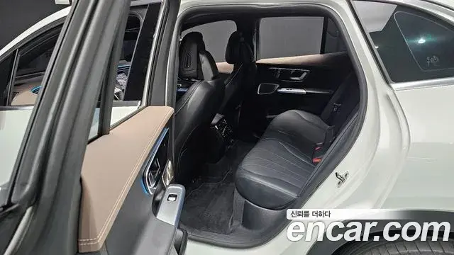Mercedes-Benz EQE SUV 2023 — Photo 8/20