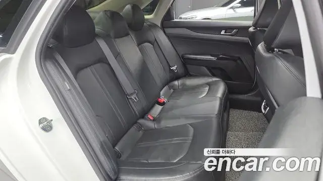 Kia K5 2022 — Şəkil 19/20