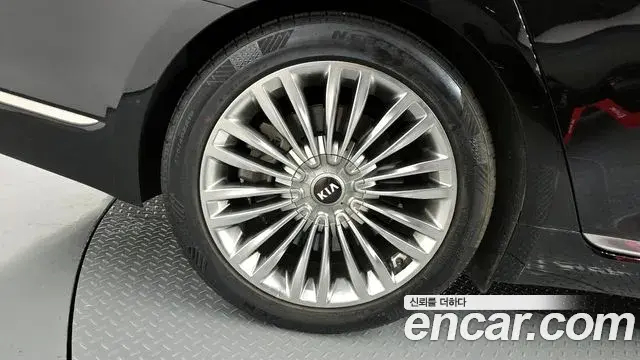 Kia The K9 2018 — Şəkil 17/20
