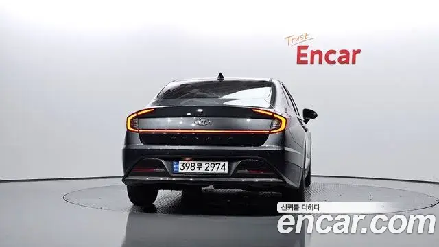 Hyundai Sonata Hybrid 2021 — Photo 10/20