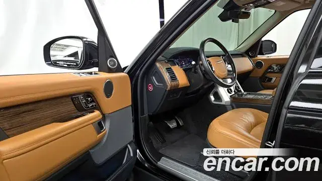 Land Rover Range Rover 2021 — Photo 18/20