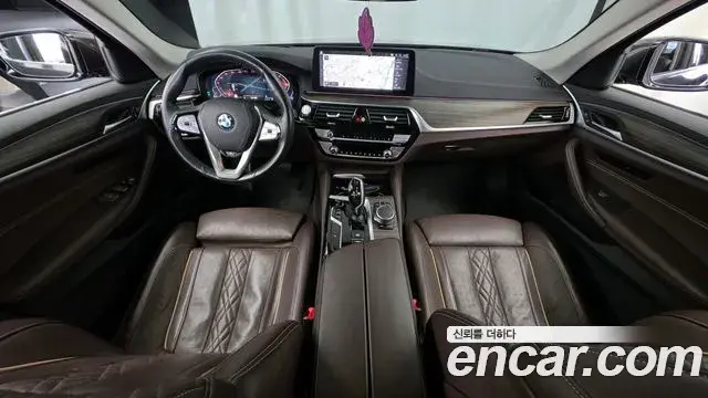BMW 5 Series 2020 — Şəkil 17/20