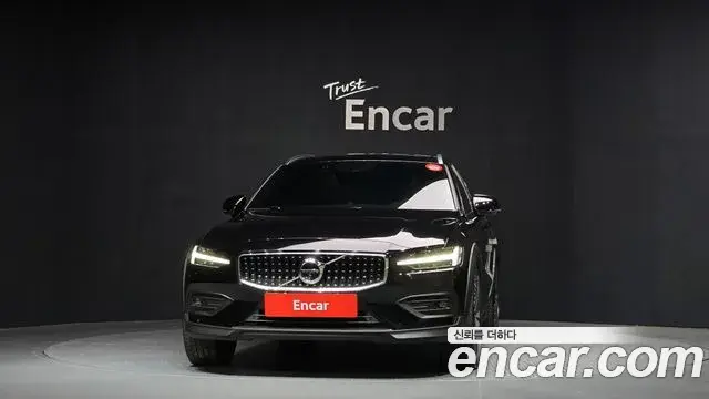 Volvo V60 Cross Country 2021 — Şəkil 17/20