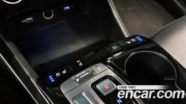 Hyundai Tucson Hybrid 2021 — ფოტო 15/20