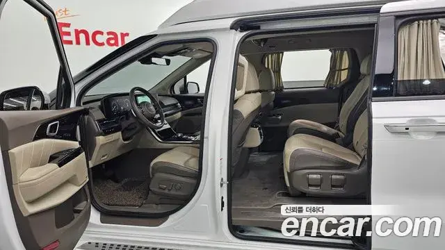 Kia Carnival 2022 — Фото 19/20
