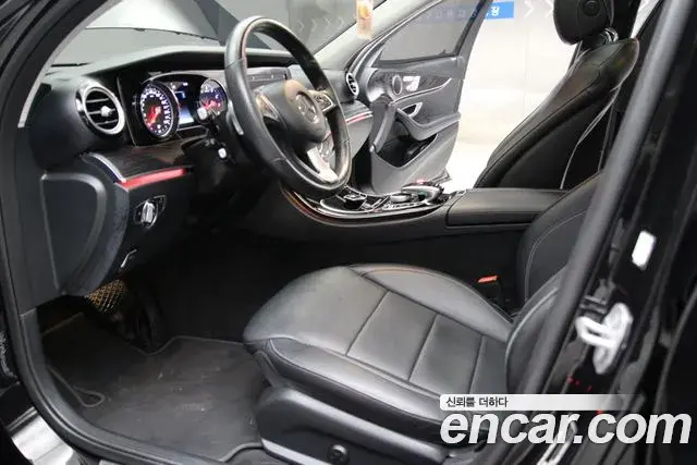 Mercedes-Benz E-Class 2018 — Photo 15/20