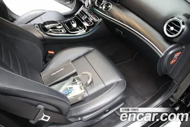 Mercedes-Benz E-Class 2018 — Photo 14/20