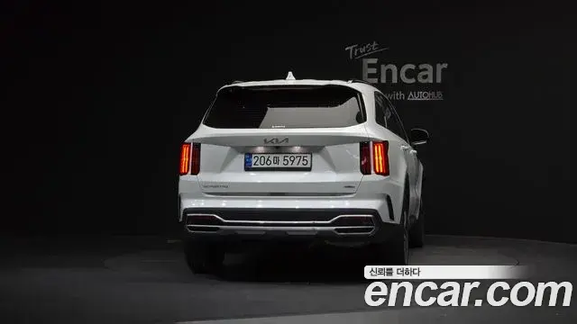 Kia Sorento 2022 — Şəkil 17/20