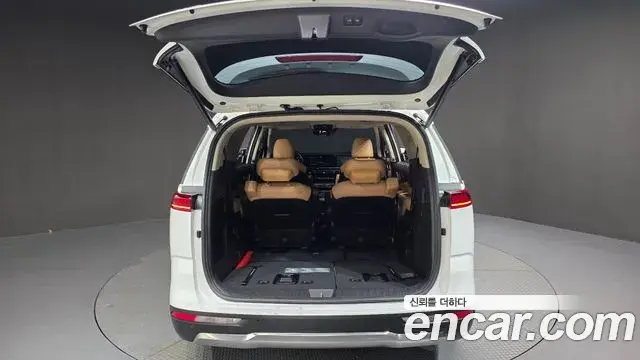 Kia Carnival 2023 — Фото 20/20